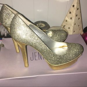 Jennifer Lopez gold heels